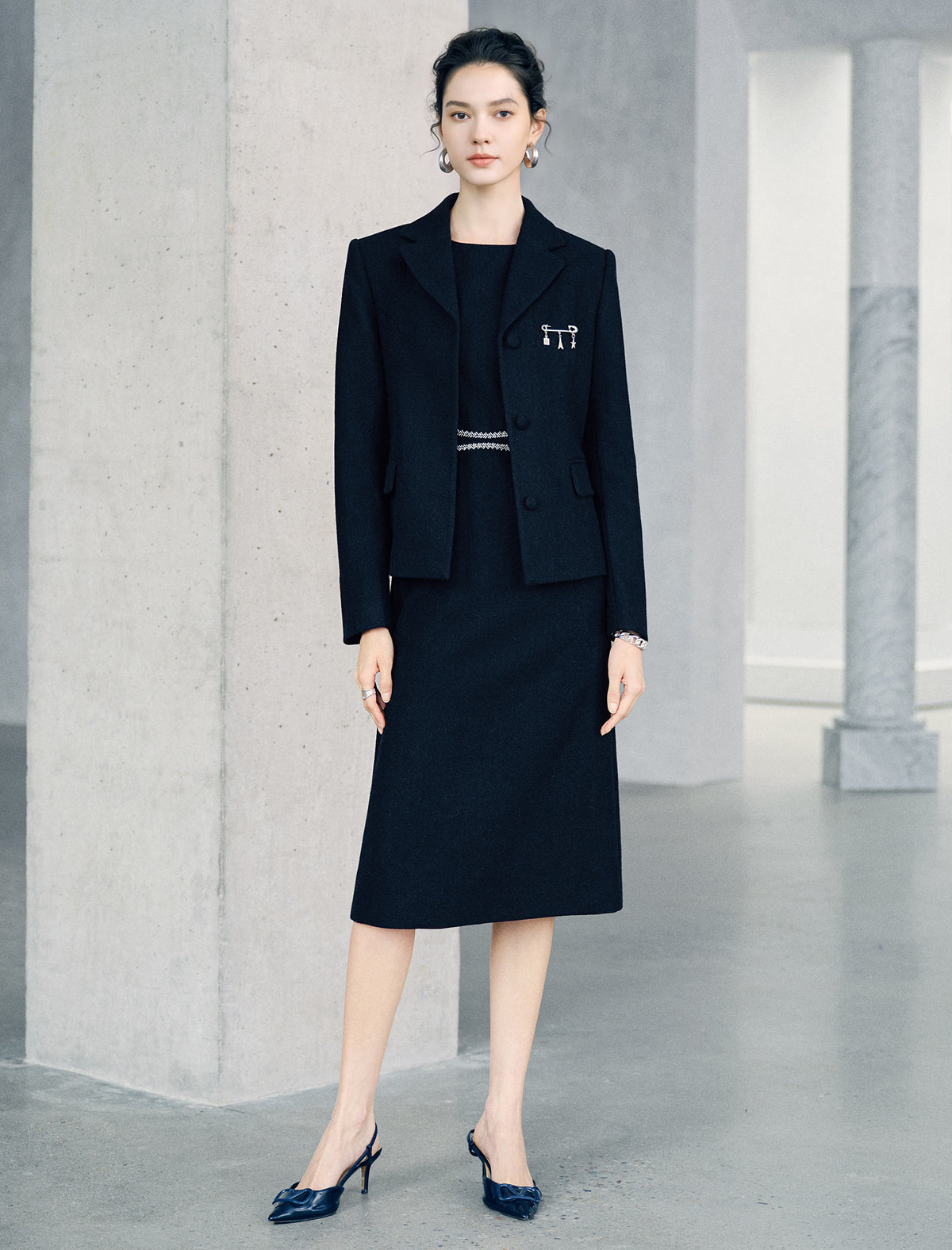 Wool Blend Notched-Lapel Three-Button Cropped Jacket