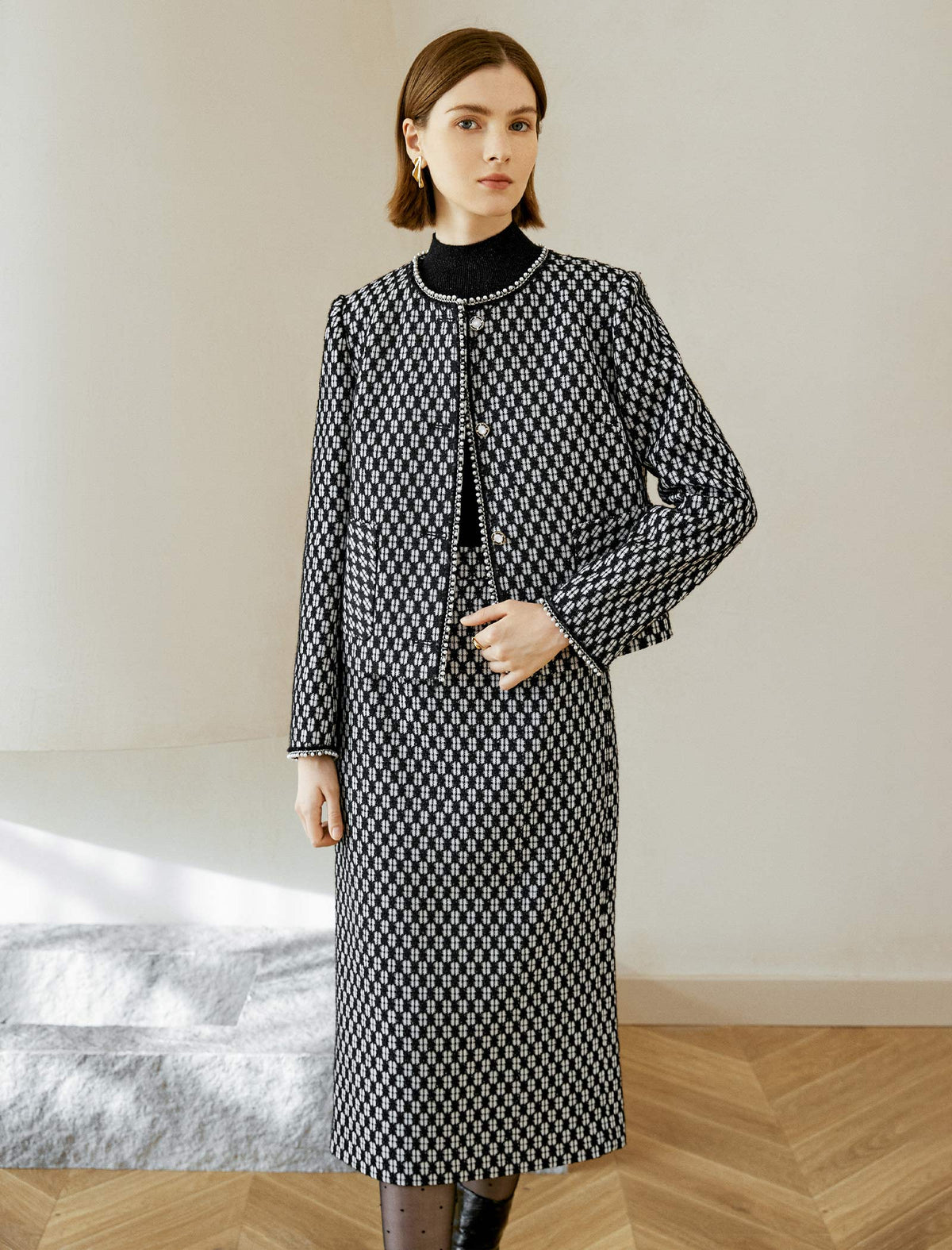 Vintage-Inspired Textured Calf-Length Skirt