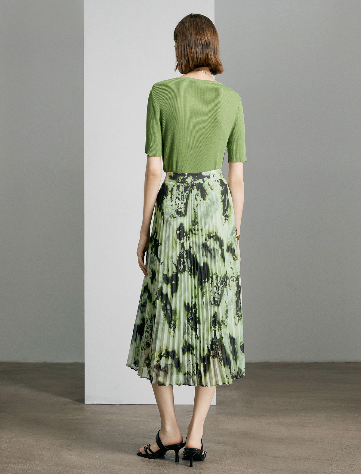 Leaf Green Ribbed V-Neck Layered Knit Top