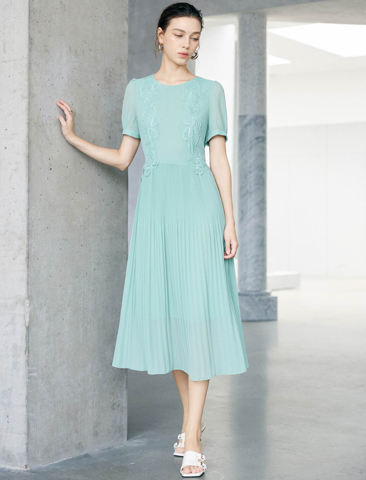 Mint Green Lace Detail Pleated Puff Sleeve Midi Dress