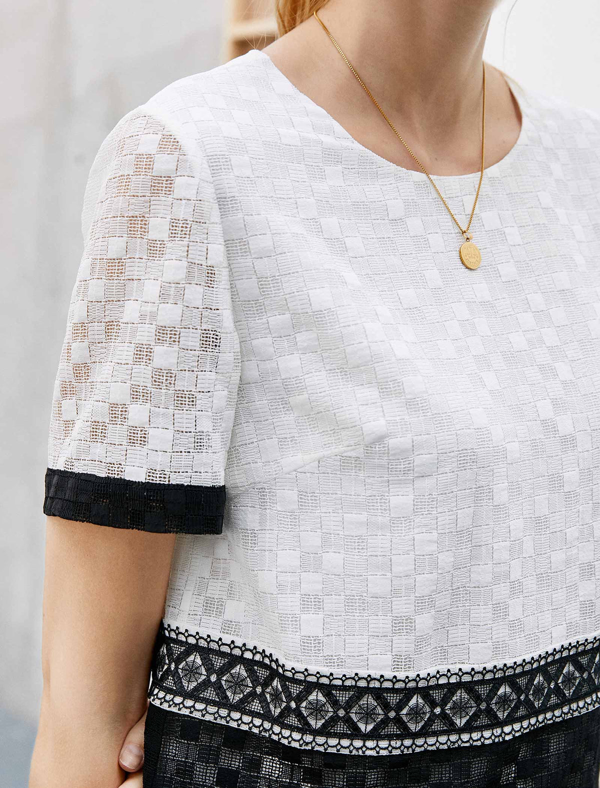 Color-Block Lace Panel Straight Short Sleeve Dress