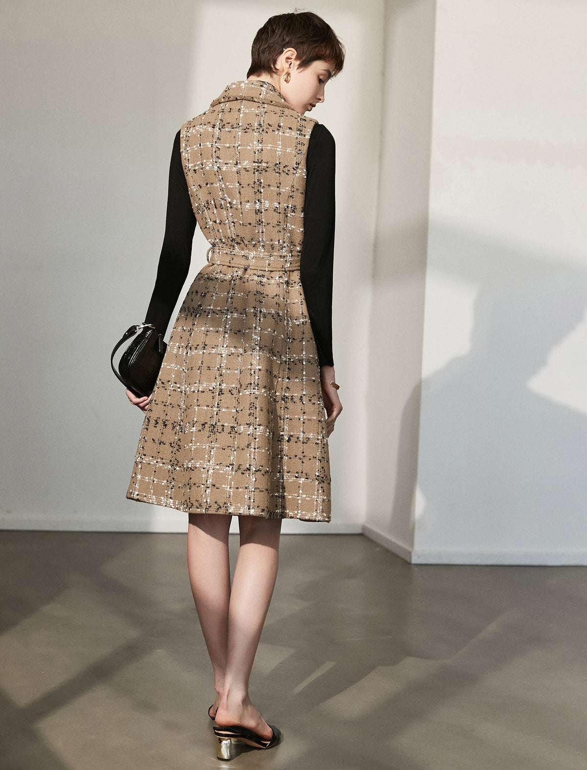 Wool Blend Textured Notched-Lapel Sleeveless Dress