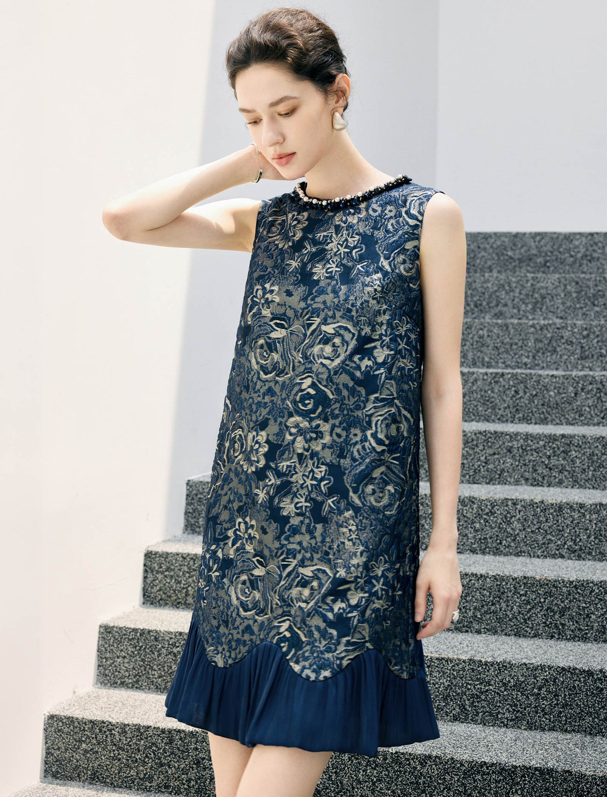 Floral Sleeveless Scalloped Flounce-Hem Dress
