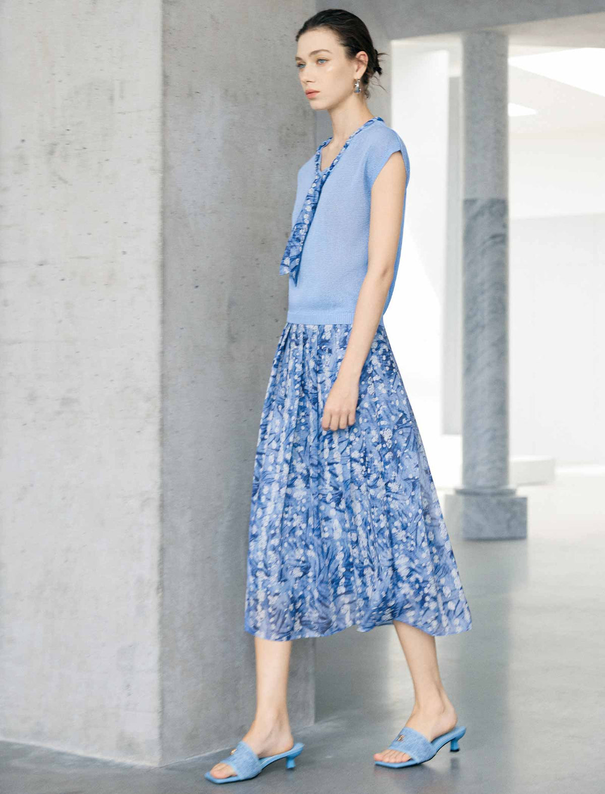 Light Blue Floral Print Neck Tie Cap Sleeve Knit Top