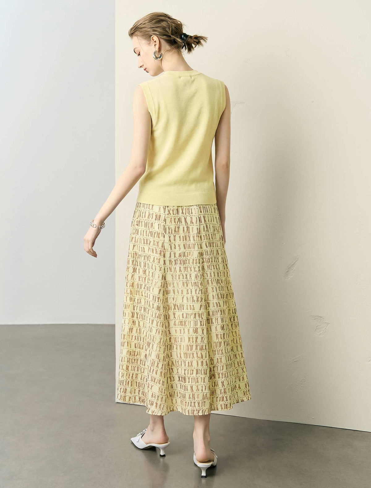 V‑Neck Zip‑Front Knit Vest