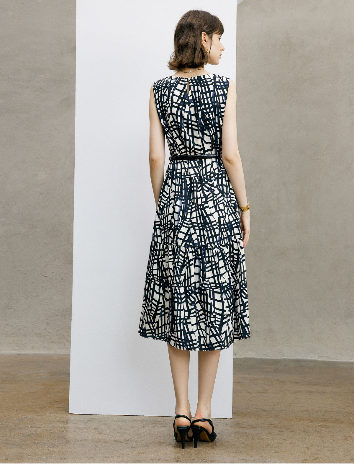 Geometric Print Sleeveless Midi Dress