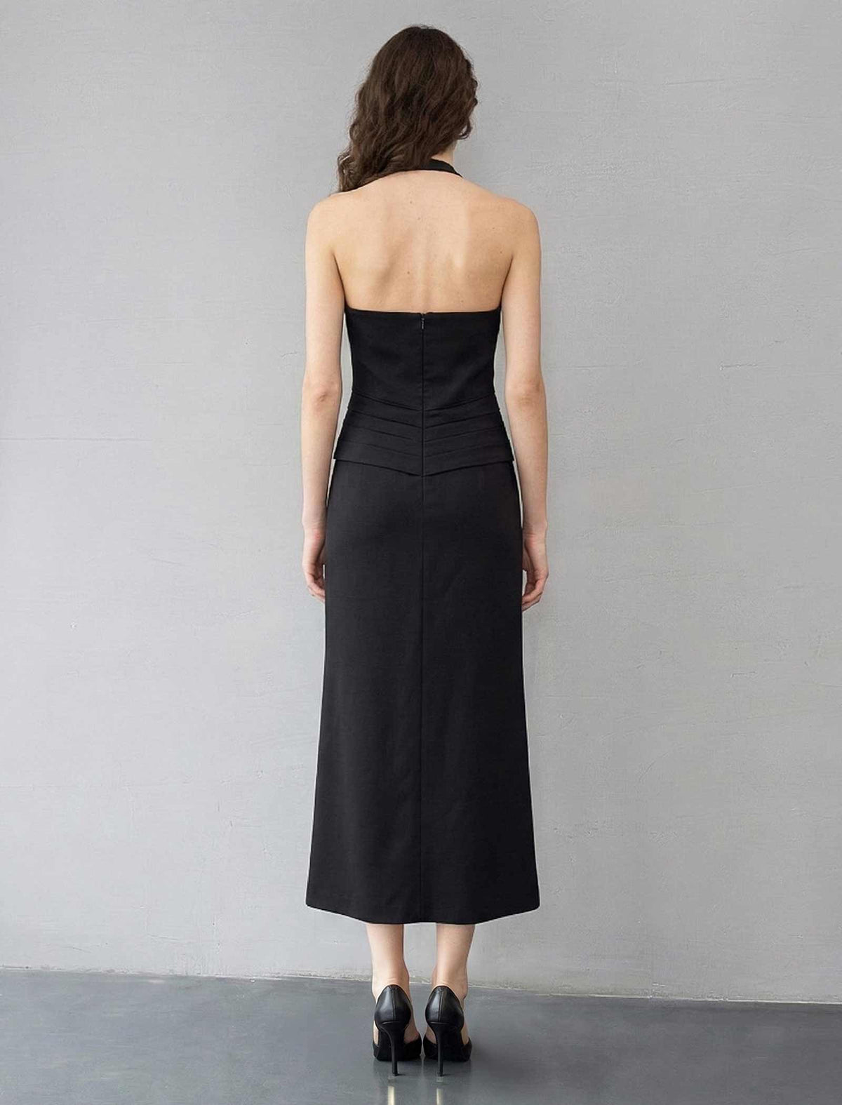 Elegant V-Neck Mermaid Hem Evening Gown