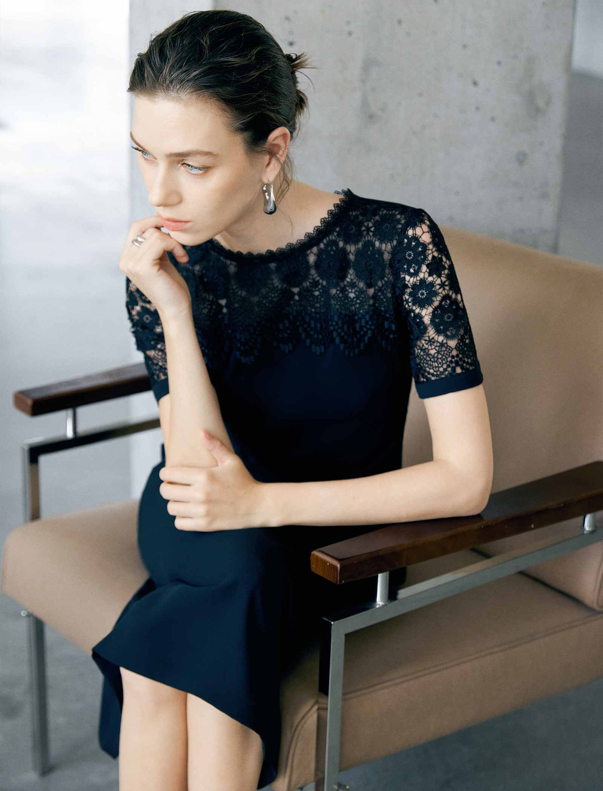 Black Lace Yoke Short Sleeve Waist Ruched Midi Sheath Dress