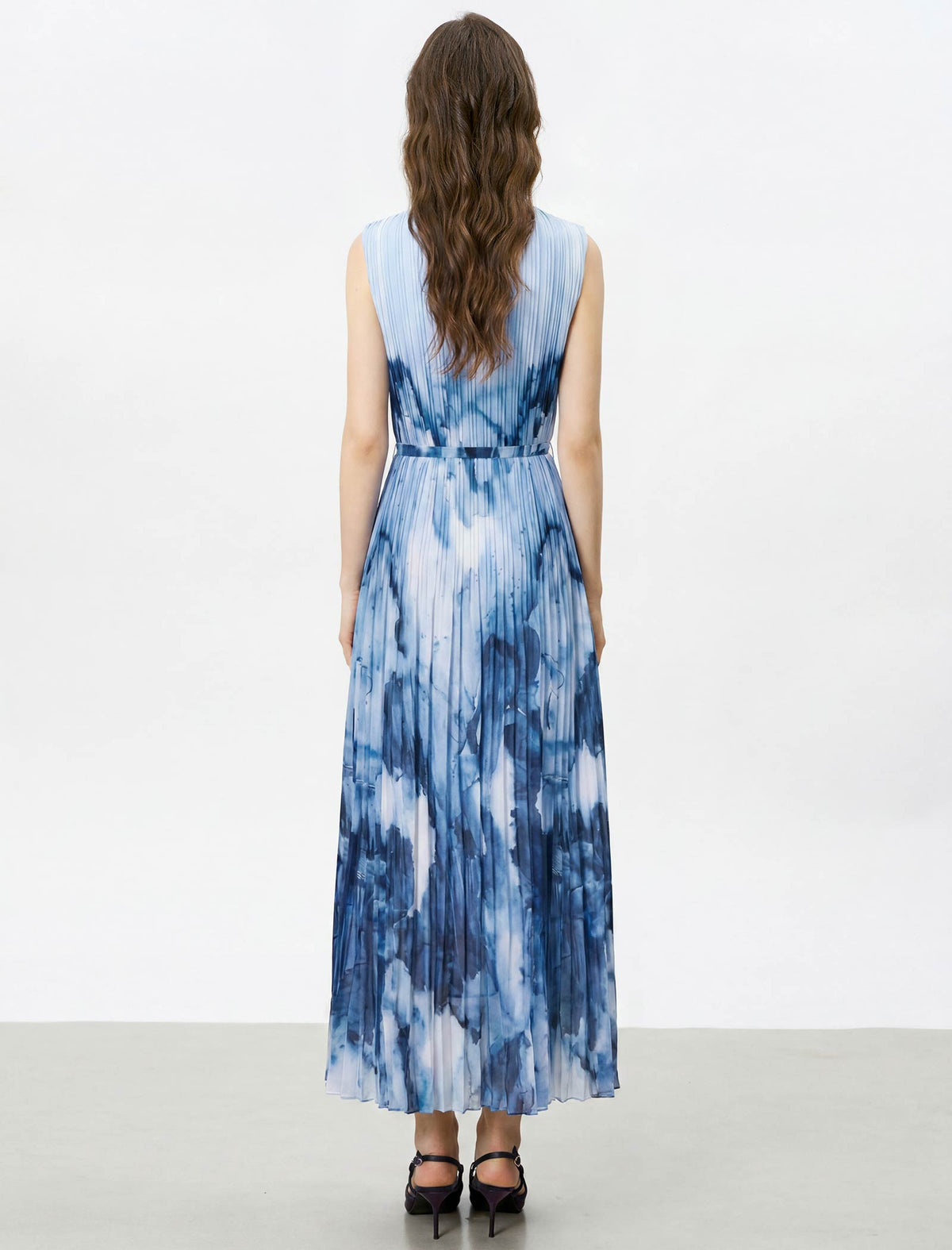 Ombre Blue Watercolor Pleated Sleeveless Maxi Dress