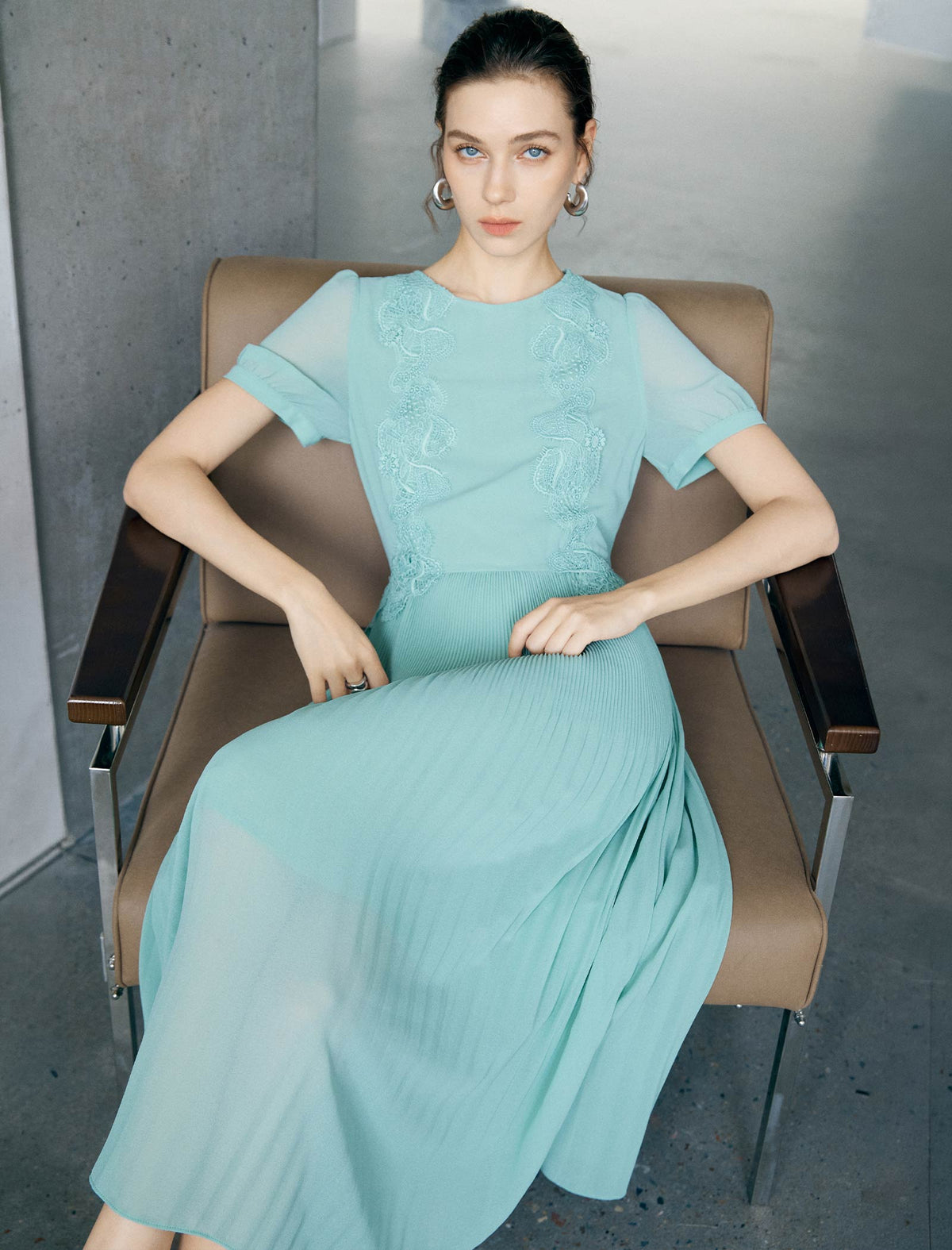 Mint Green Lace Detail Pleated Puff Sleeve Midi Dress