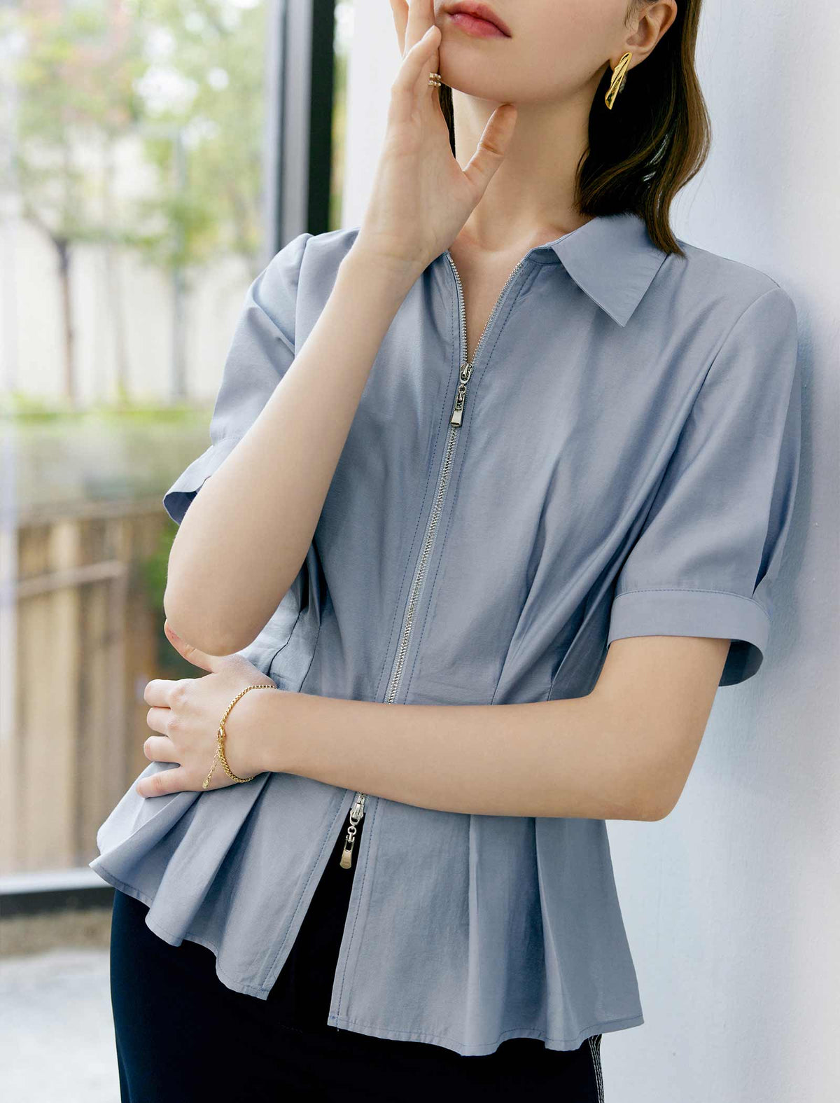 Zip Detail Waist-Cinched Fitted Shirt