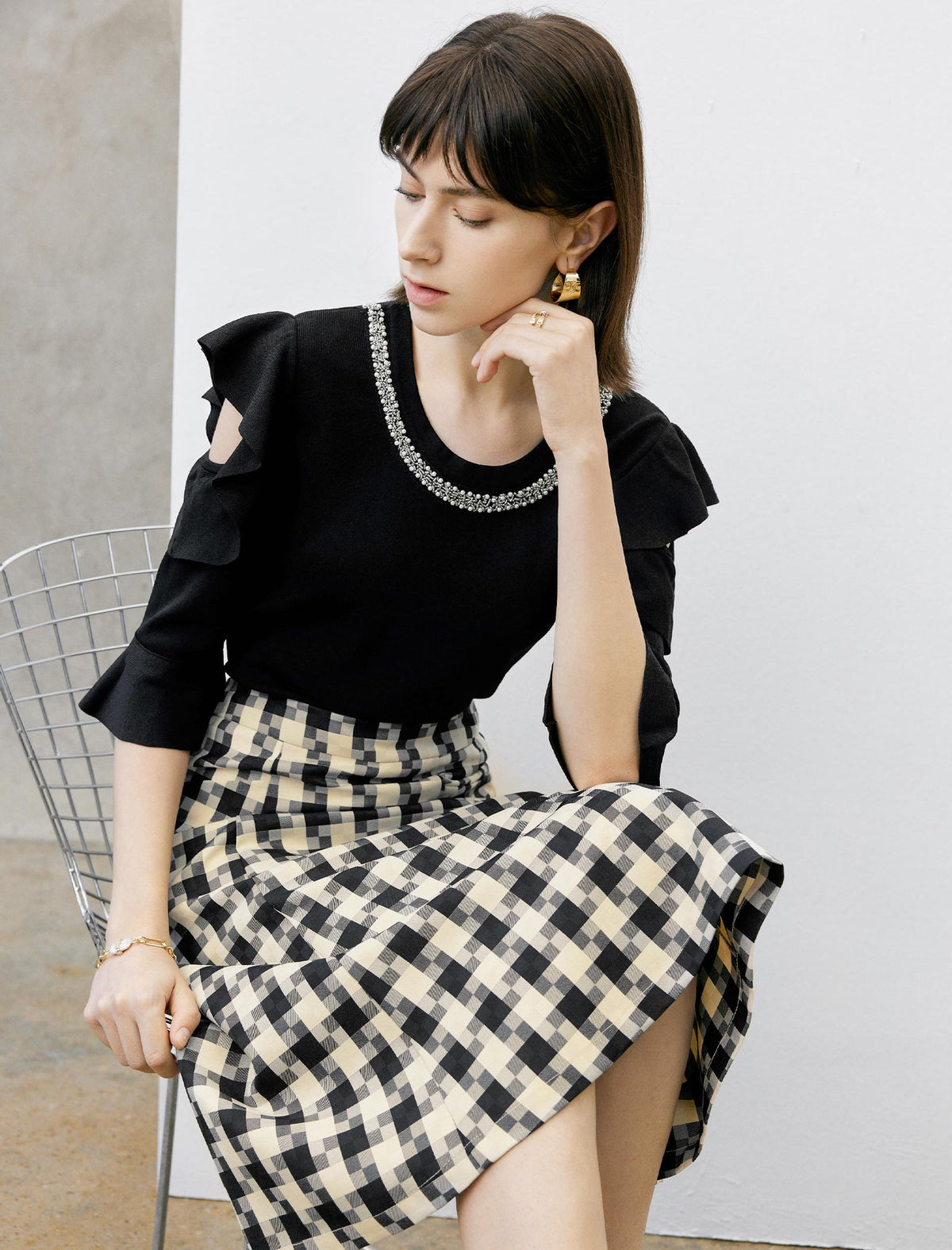 Ruffle Cut-Out 3/4 Sleeve Knit Top