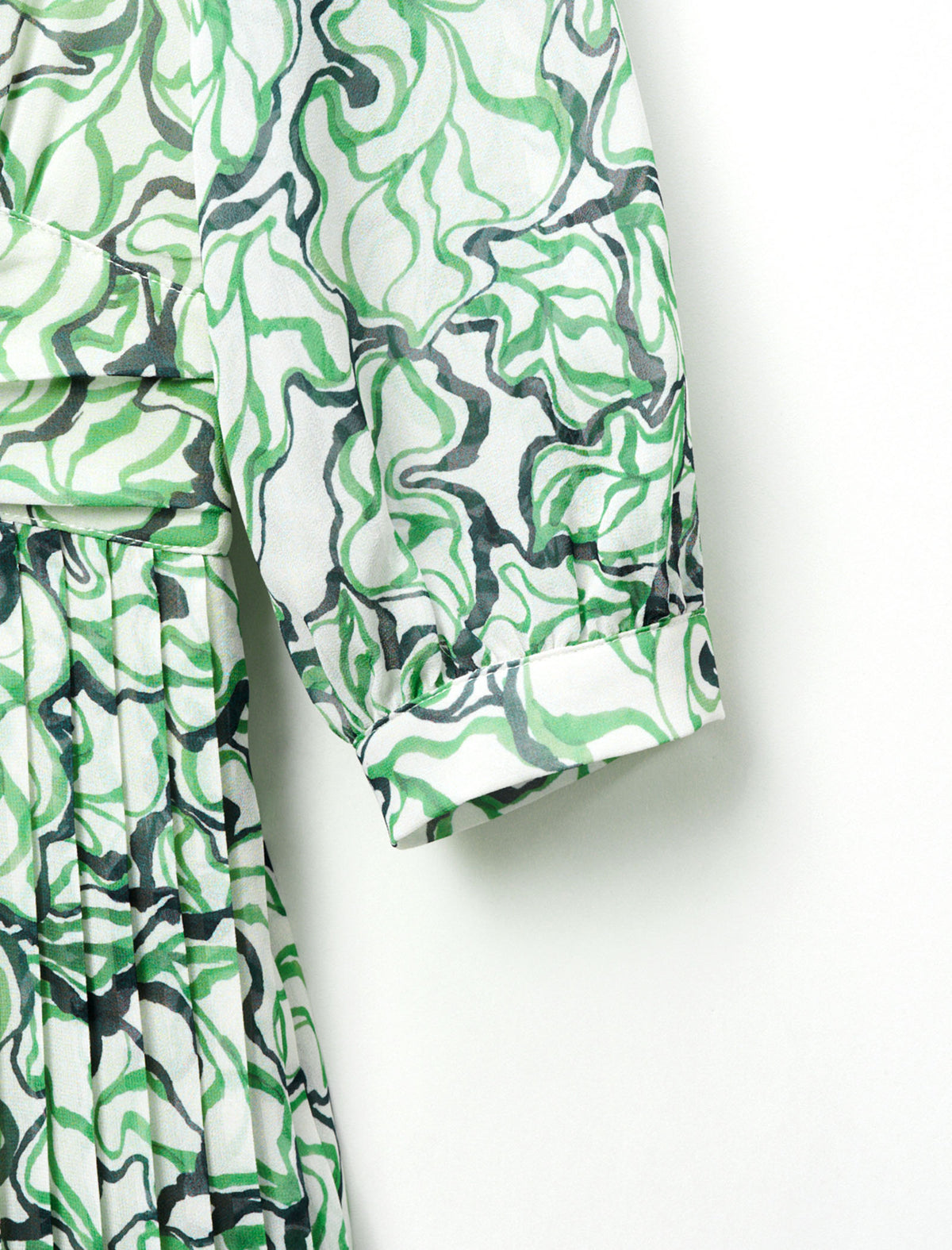 Abstract Print V-Neck Pleated Midi Dress