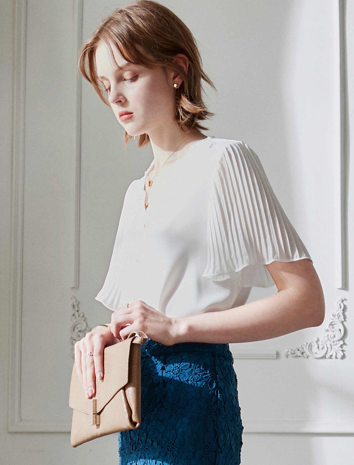 White V-Neck Short Sleeve Chiffon Top