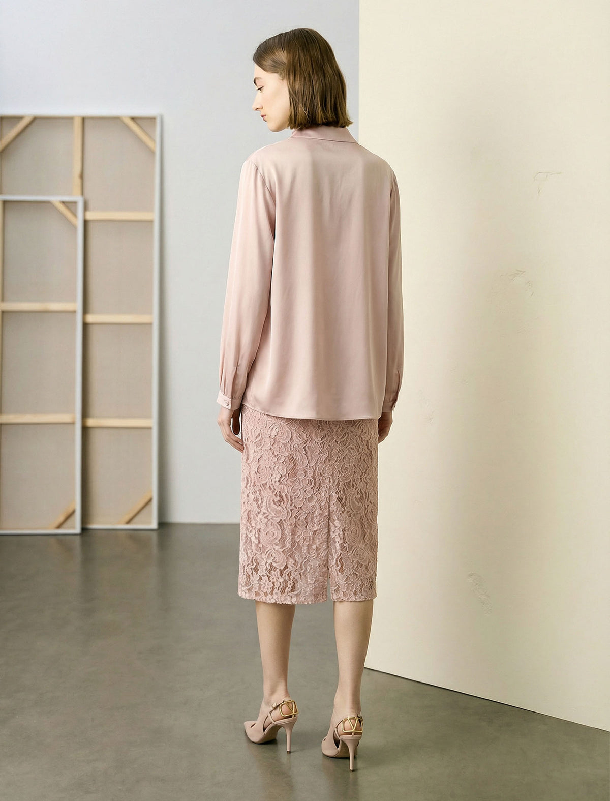 Mulberry Silk Ruched Collar Blouse